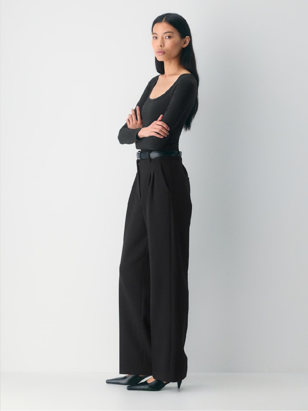 Aritzia Babaton Original Contour Archer Long Sleeve - Picture 3 of 5